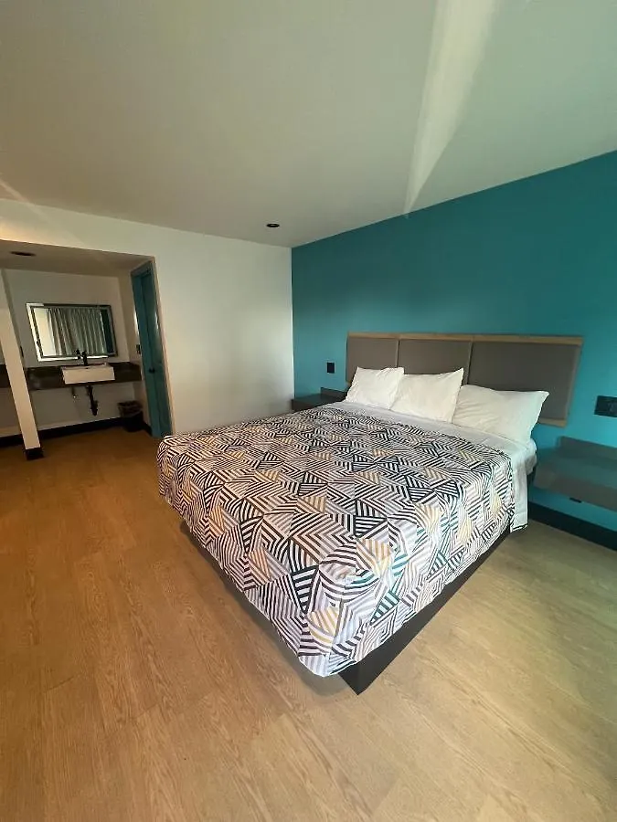 Palm Inn - Newly Renovated Rooms إنغليووود، لوس أنجليس، كاليفورنيا فندق